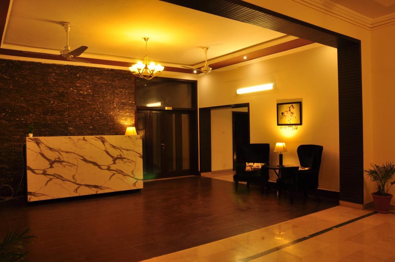 Reina Boutique Hotel - G6/3 Islamabad Zewnętrze zdjęcie