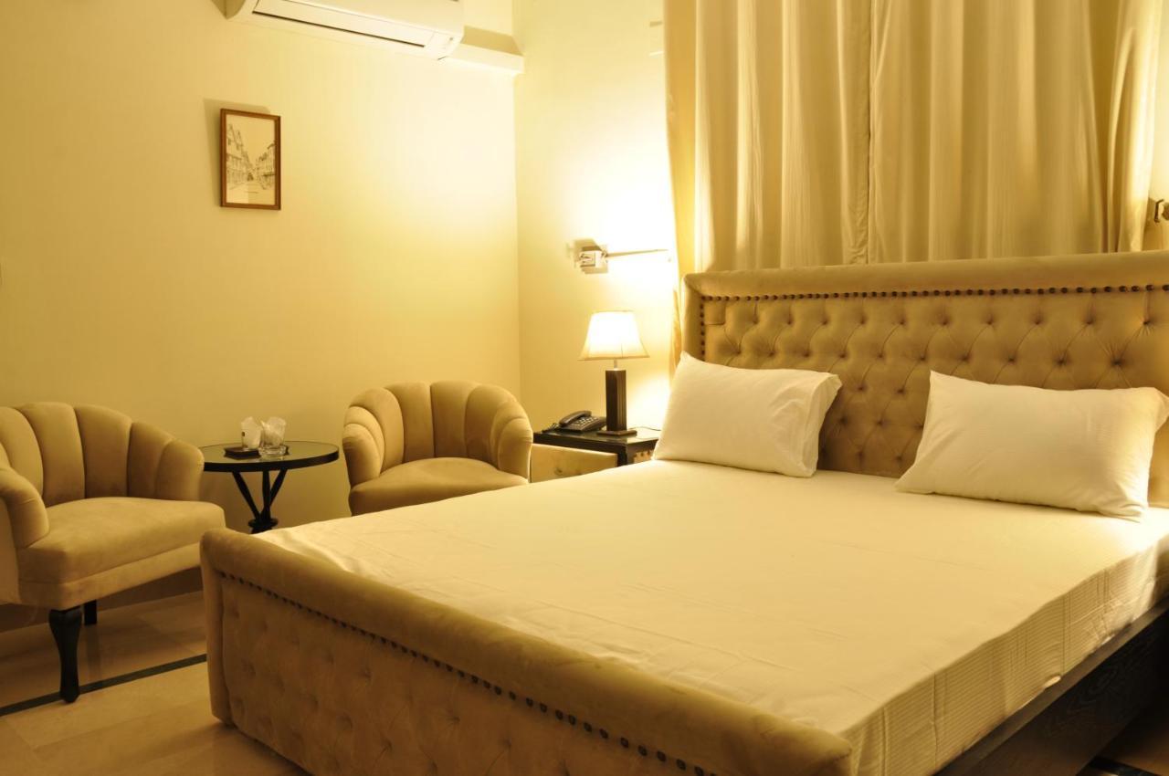 Reina Boutique Hotel - G6/3 Islamabad Zewnętrze zdjęcie